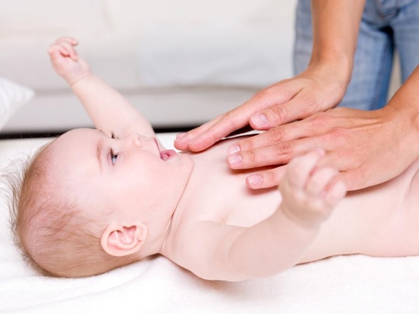 7 Cara Agar Bayi Pipis Lancar dengan Alami
